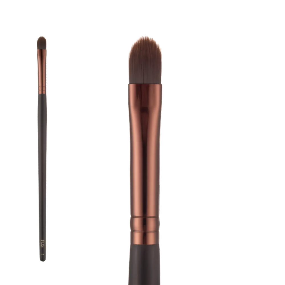 ÉLAN Professional Brush Blackwood No.3 with flat rounded bristles and a sleek black handle, ideal for precise brow tint application.