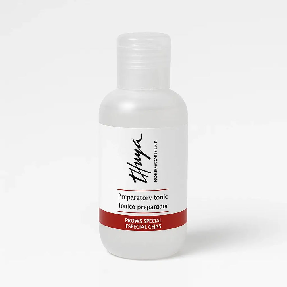 Thuya Preparatory Tonic for eyebrows in a 100 ml clear bottle with red label, ideal for cleansing and prepping brows before tinting or lamination